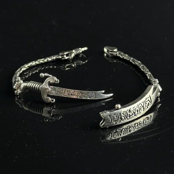 Bracelate
